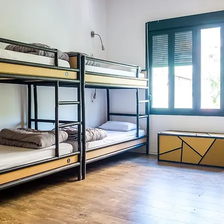 Destil Hostel *
