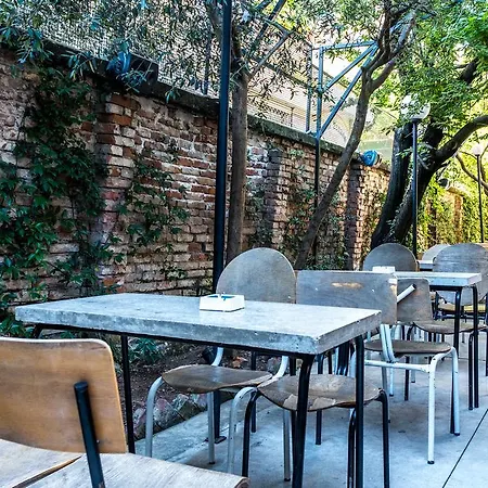 Destil Hostel *