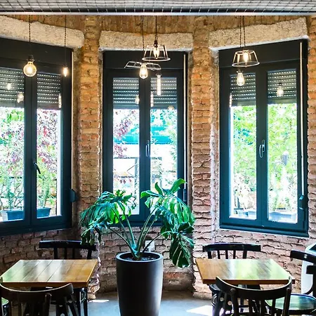 Hostel Destil Tirana