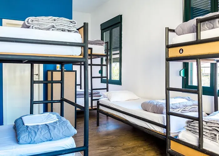 Destil * טיראנה