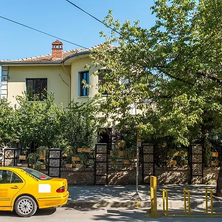 Destil * Τίρανα